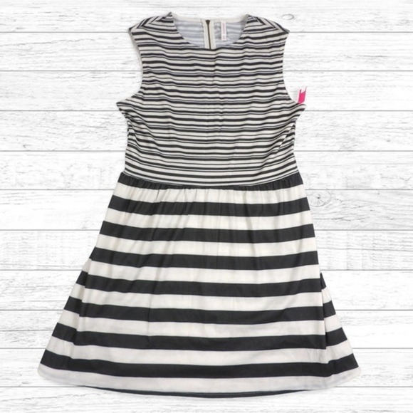 XHILARATION Sleeveless Dress Gray White STriped Medium NWT‎ - Picture 1 of 7